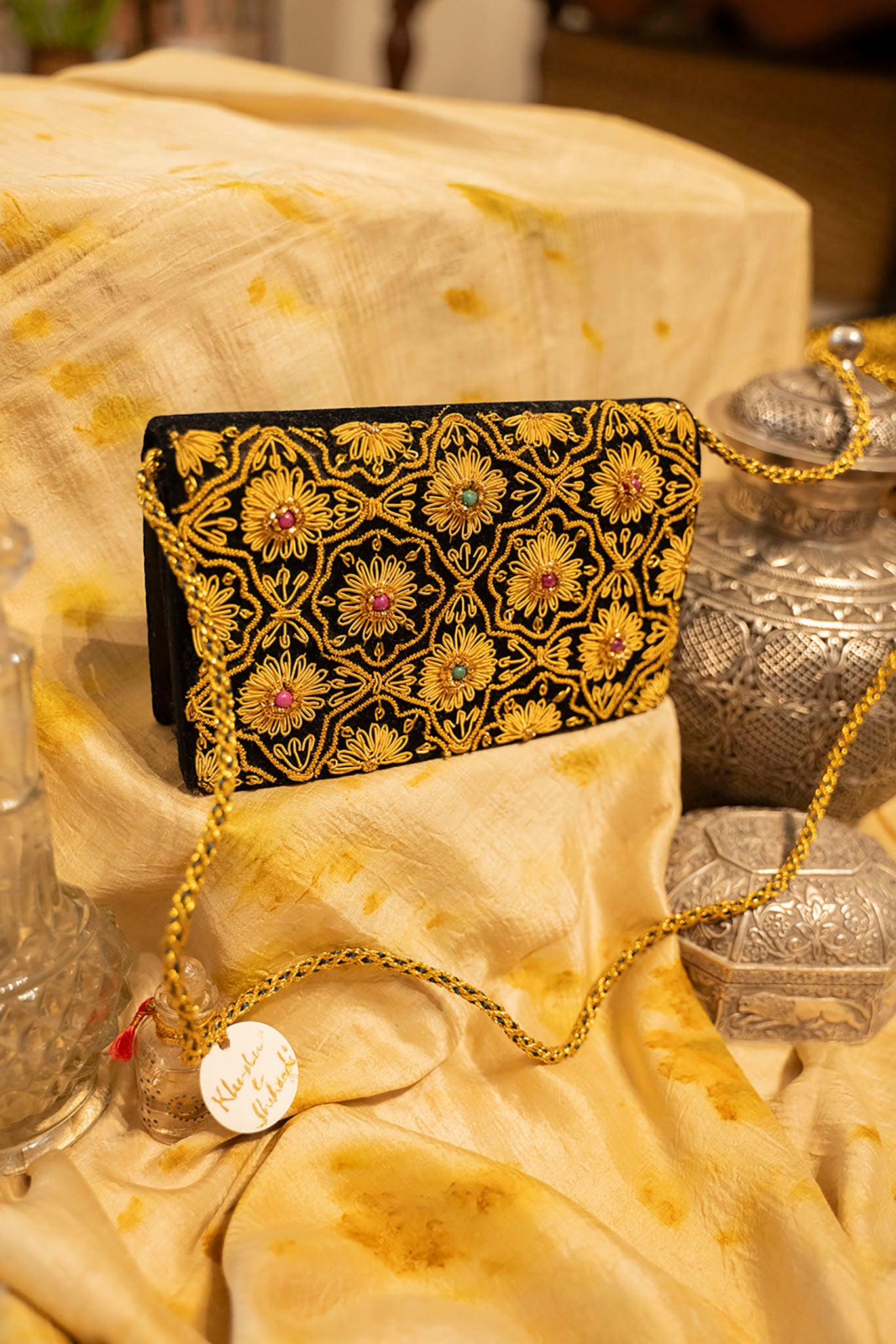 Boîte souvenir brodée de rhinocéros