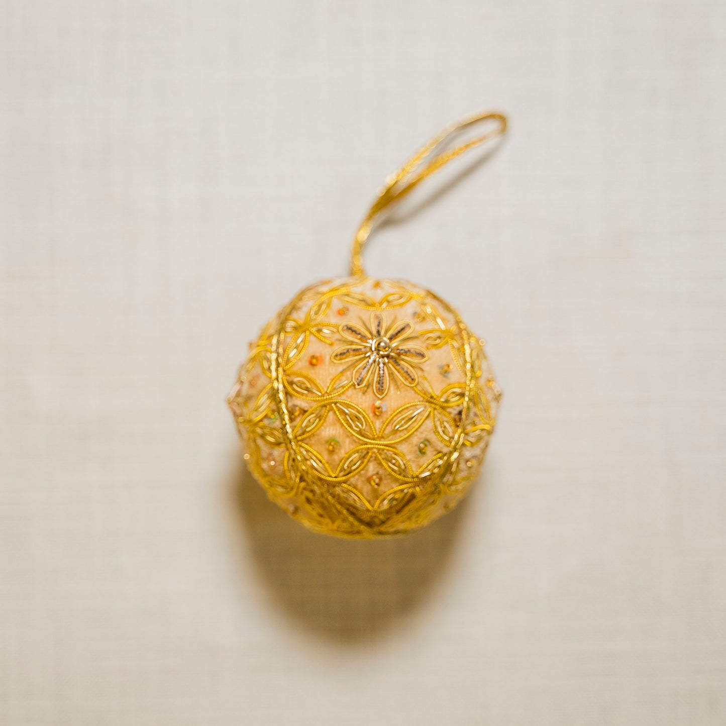 Étole en soie Eri moutarde tissée à la main | Rayé