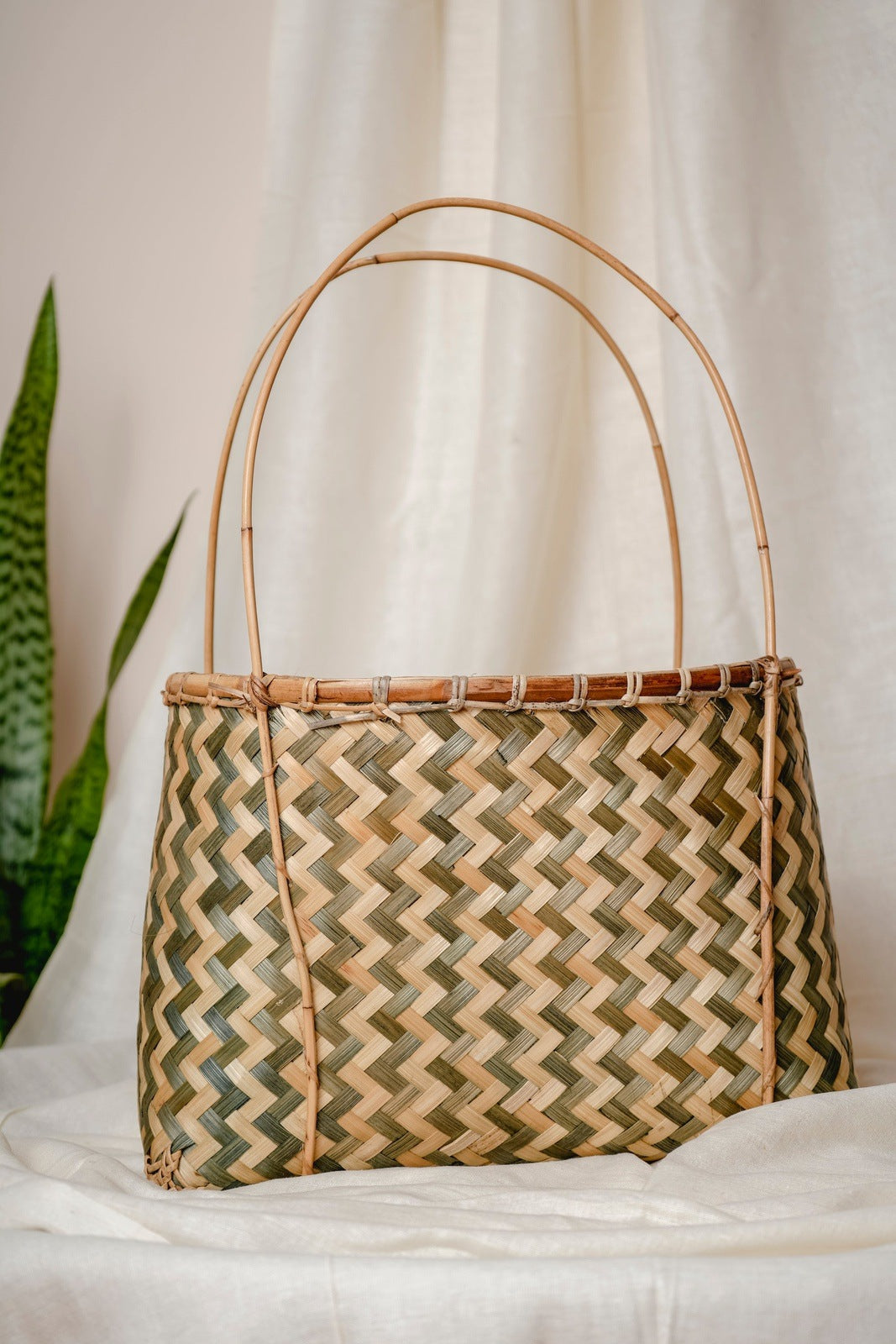 ZigZag Handwoven Bamboo Shopping Bag – Punarnawa Soul of Artistry