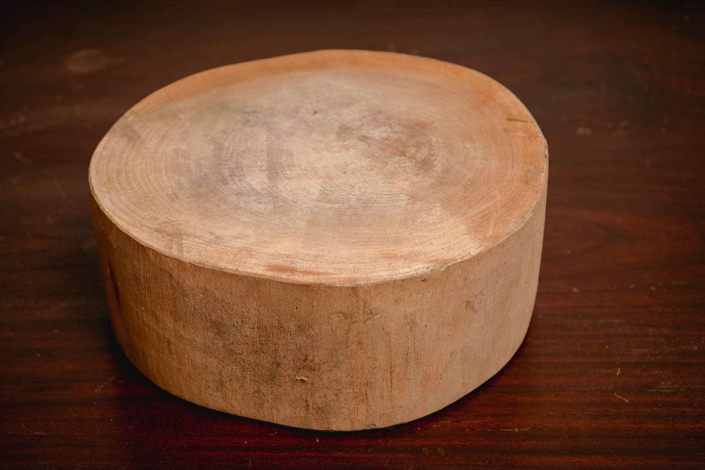 नागा हस्तनिर्मित जीवित लकड़ी का कसाई ब्लॉक - चॉपिंग और कटिंग बोर्ड