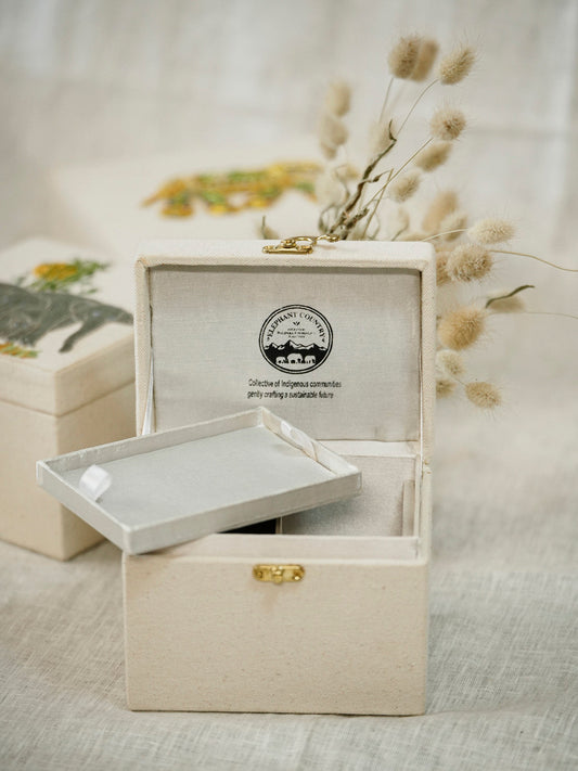 हाथी की कढ़ाई वाला उपहार बॉक्स