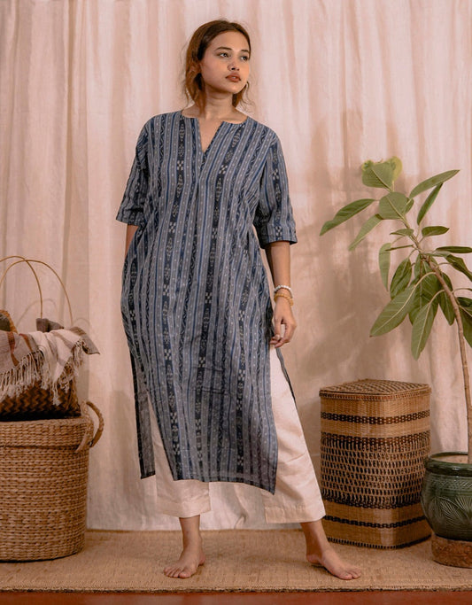 Kurta rayé en coton Kora bleu tissé à la main Sambalpuri Ikat
