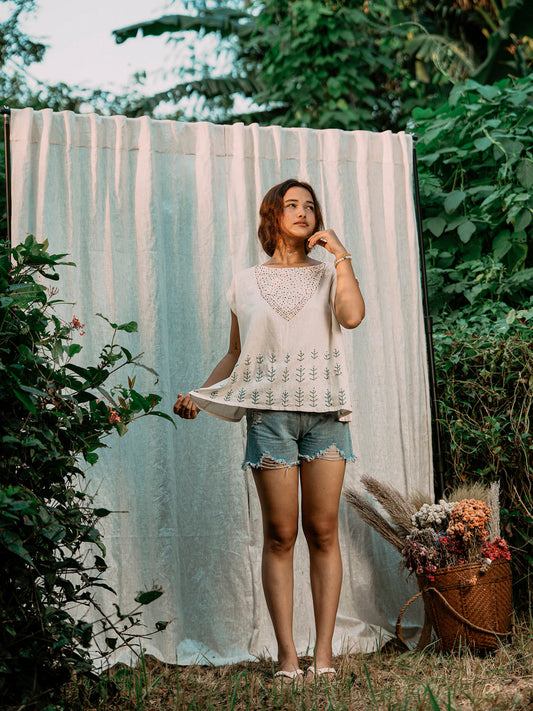 Sauge | Haut en coton Kora brodé à la main