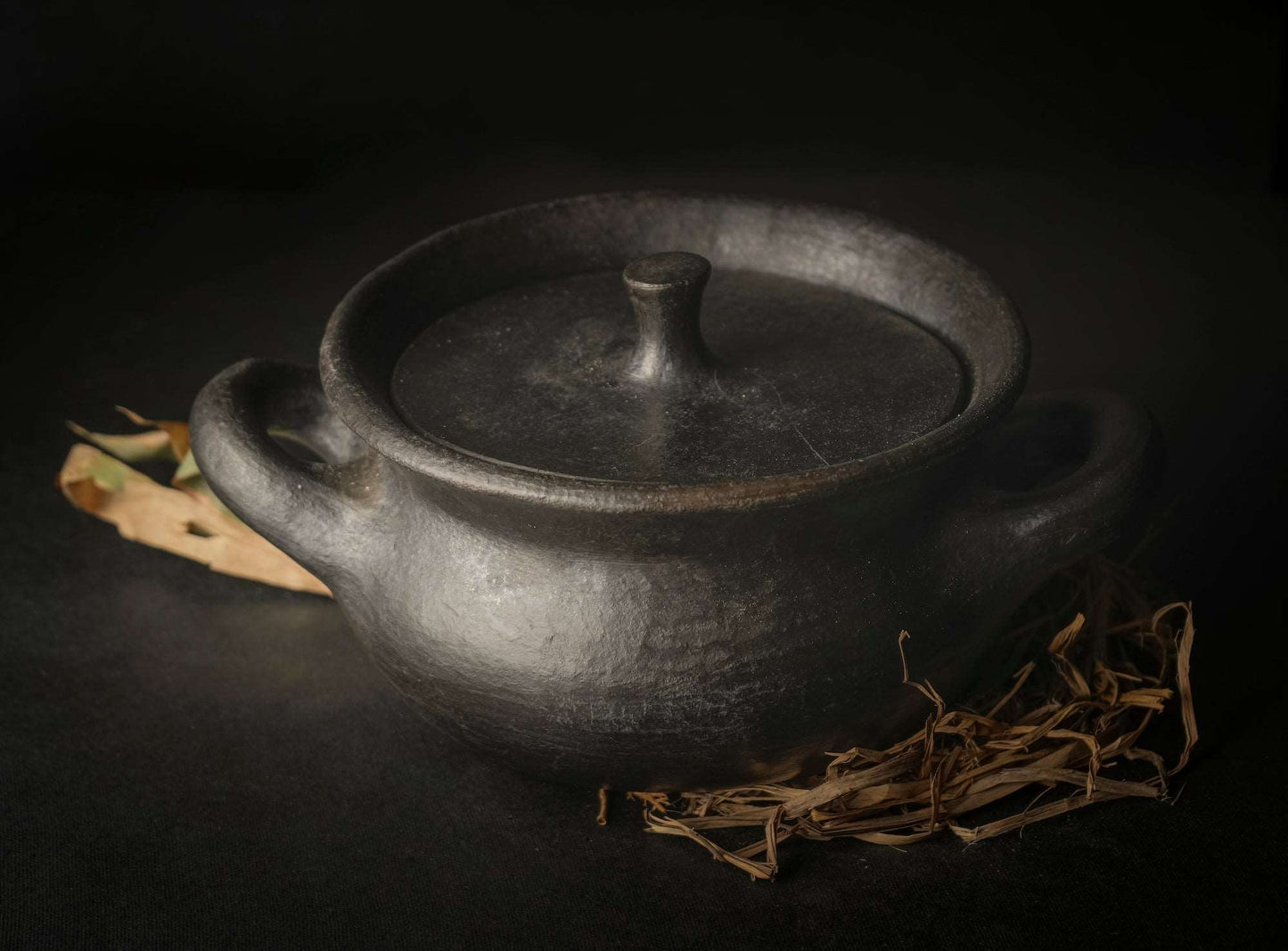 Longpi Black Pottery Stoneware Casserole or Cooking Pot