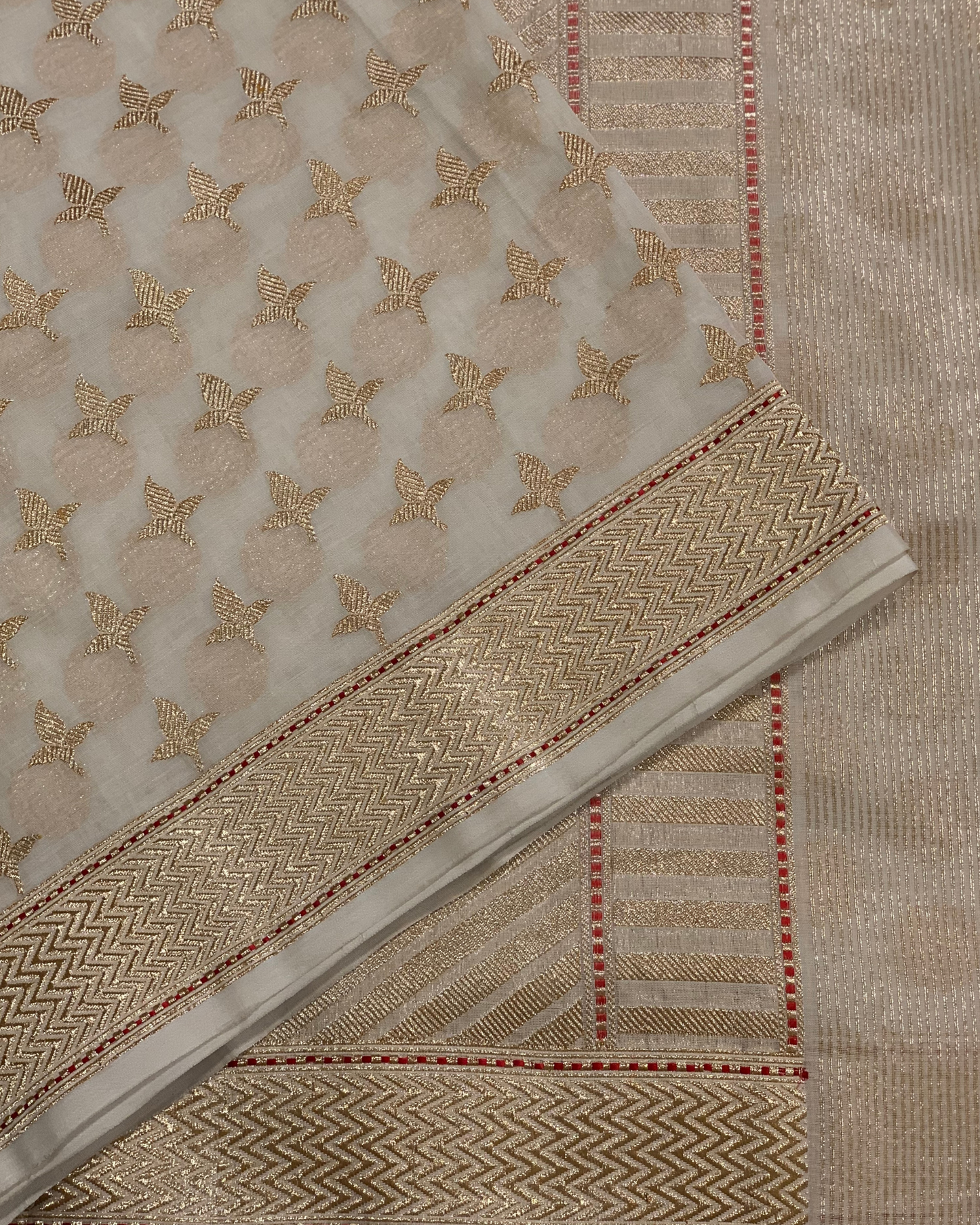 C Assam Handloom Silk Saree (Fabriqué sur commande)