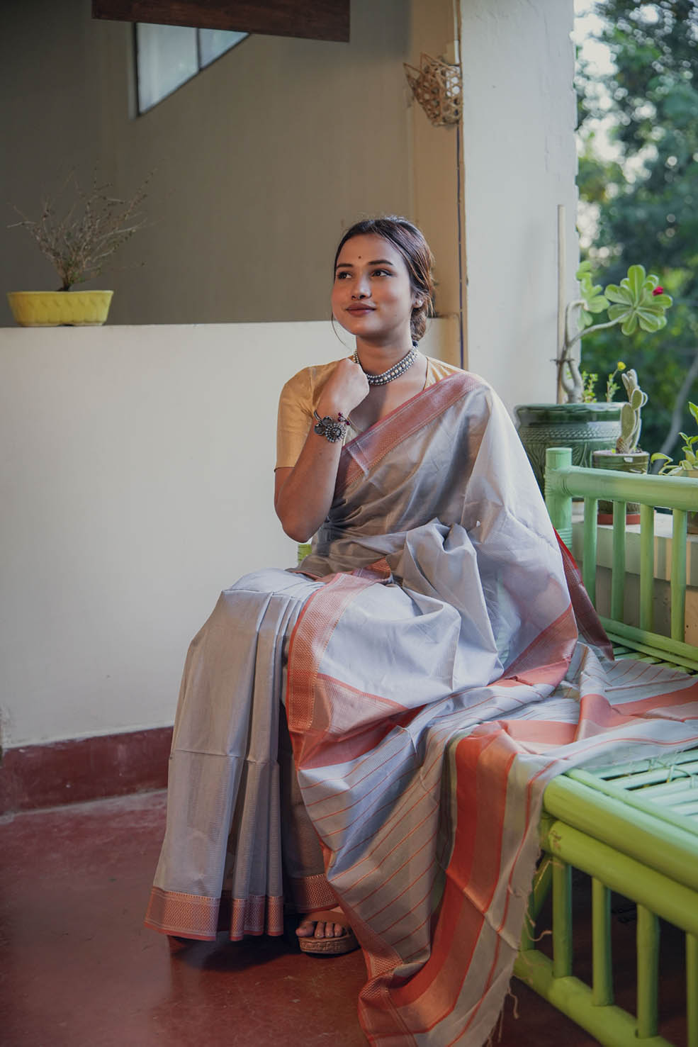 Grey-Red Maheshwari Cotton-Silk Saree