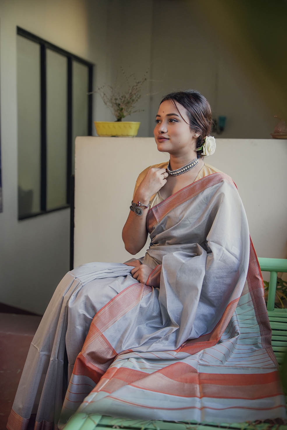 Grey-Red Maheshwari Cotton-Silk Saree