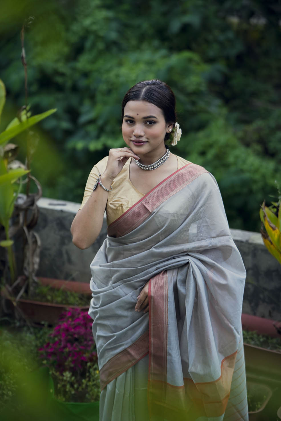 Grey-Red Maheshwari Cotton-Silk Saree