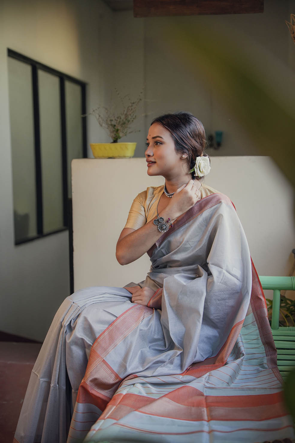 Grey-Red Maheshwari Cotton-Silk Saree