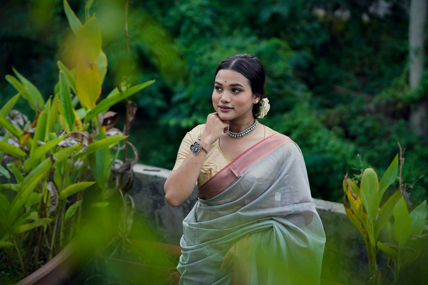 Grey-Red Maheshwari Cotton-Silk Saree