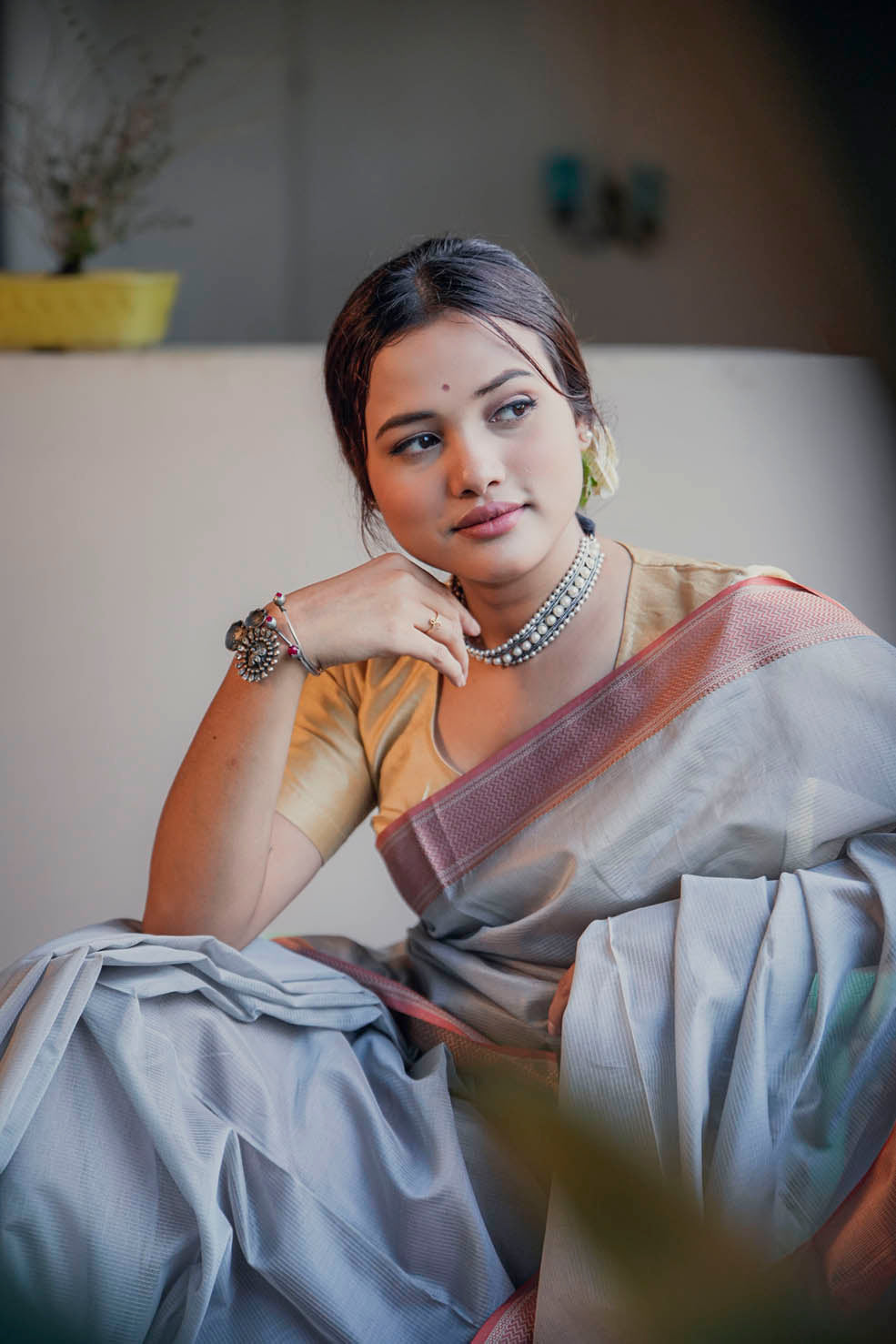 Grey-Red Maheshwari Cotton-Silk Saree