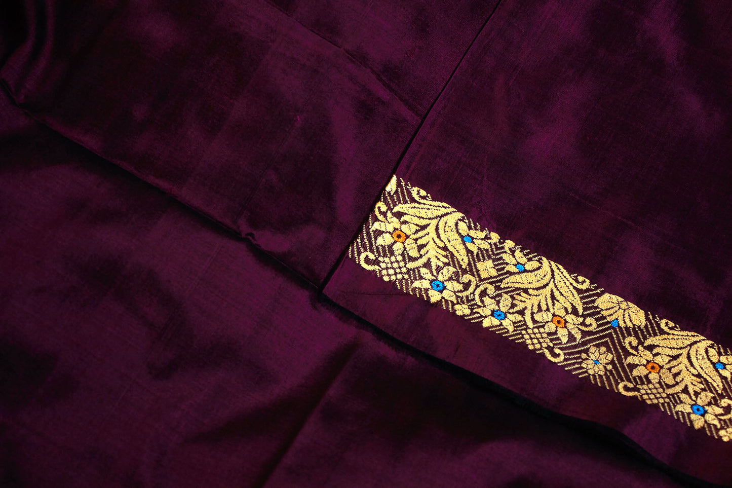 Sari en soie tissé à la main Assam Pat violet