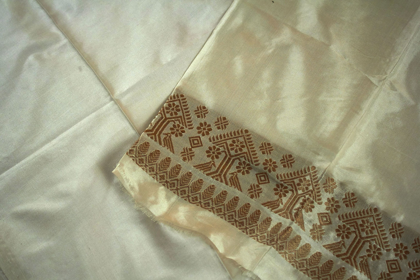 Natural Mulberry Silk With Muga Work Handloom Silk Sari