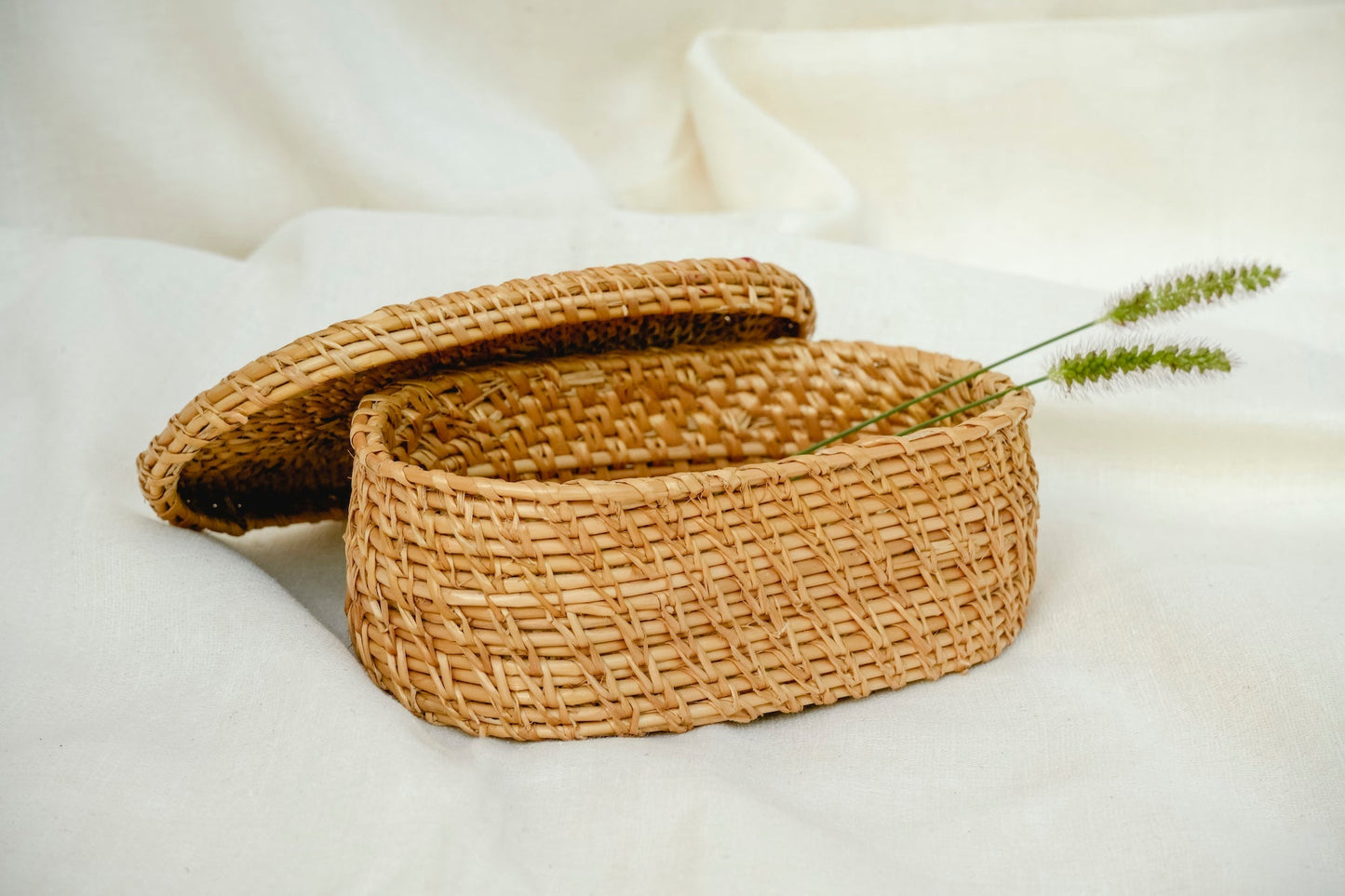 Golden Grass Basket with Lid