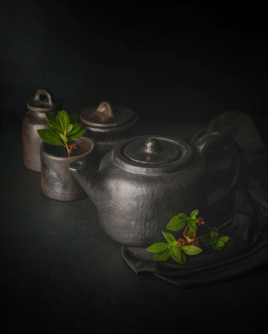 Service à thé en grès de poterie noire Longpi avec bouilloire 