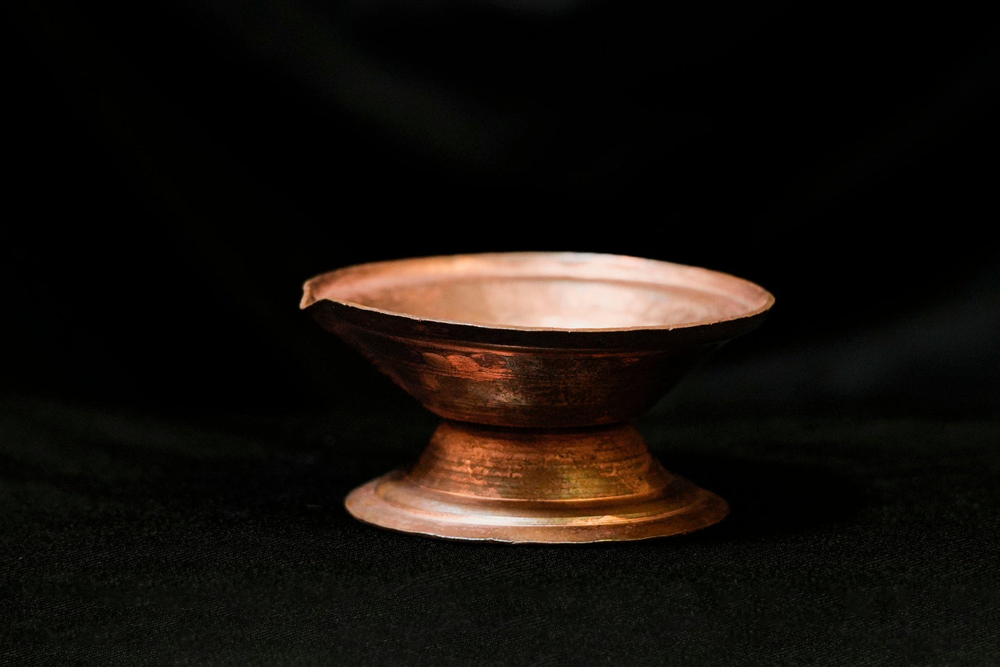 Handmade Copper Stand Diya- Tama Diya