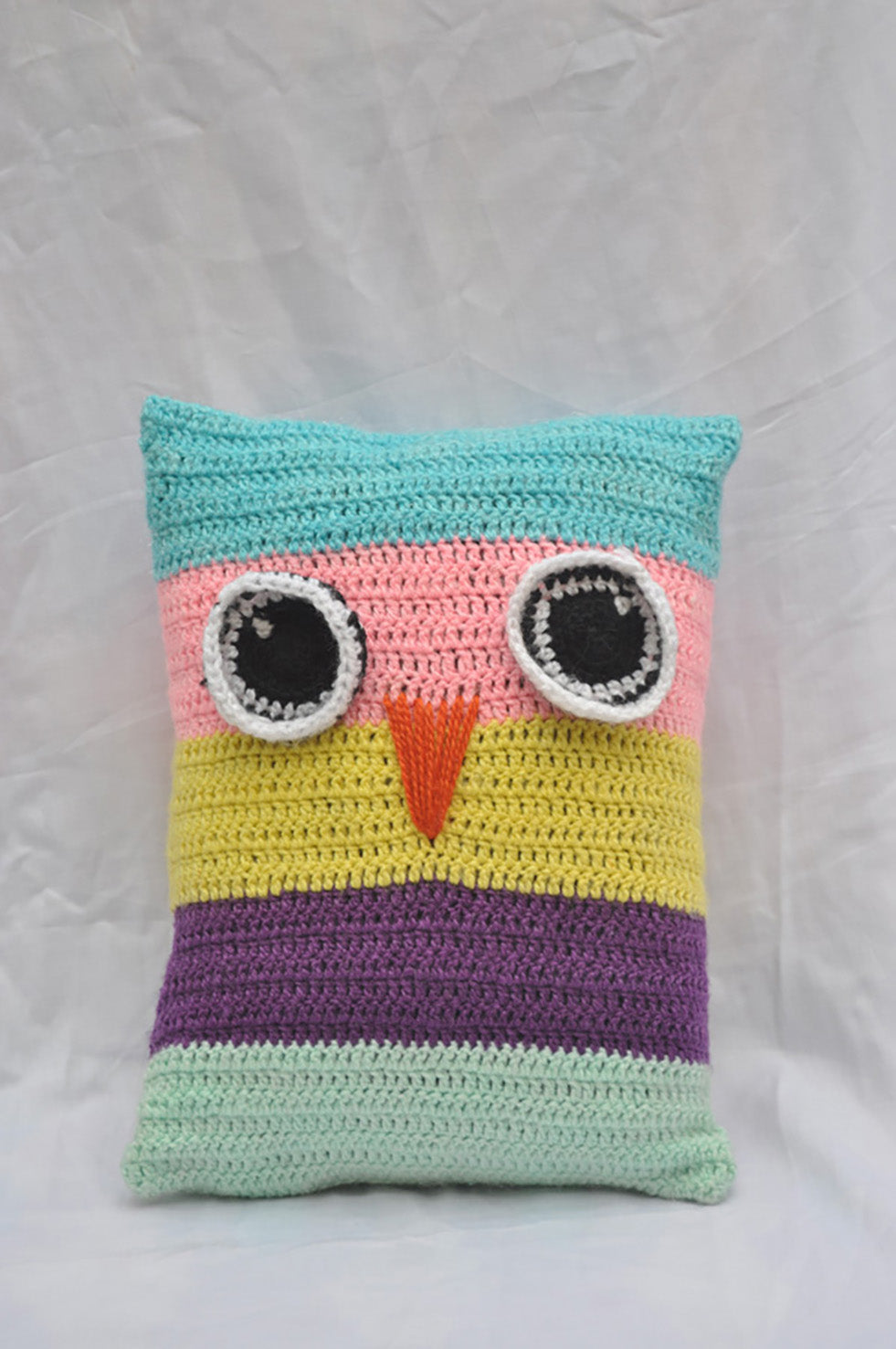 Owl cushion