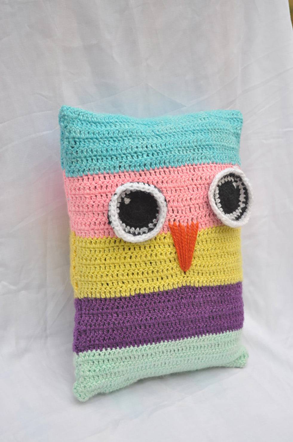 Owl cushion