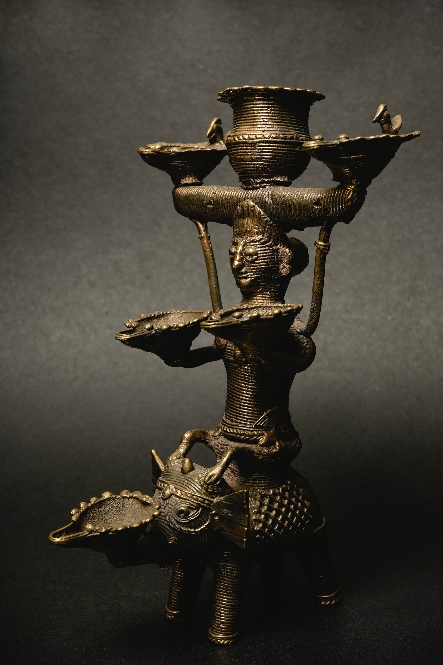 Dokra Craft Antique - La lampe à huile décorative