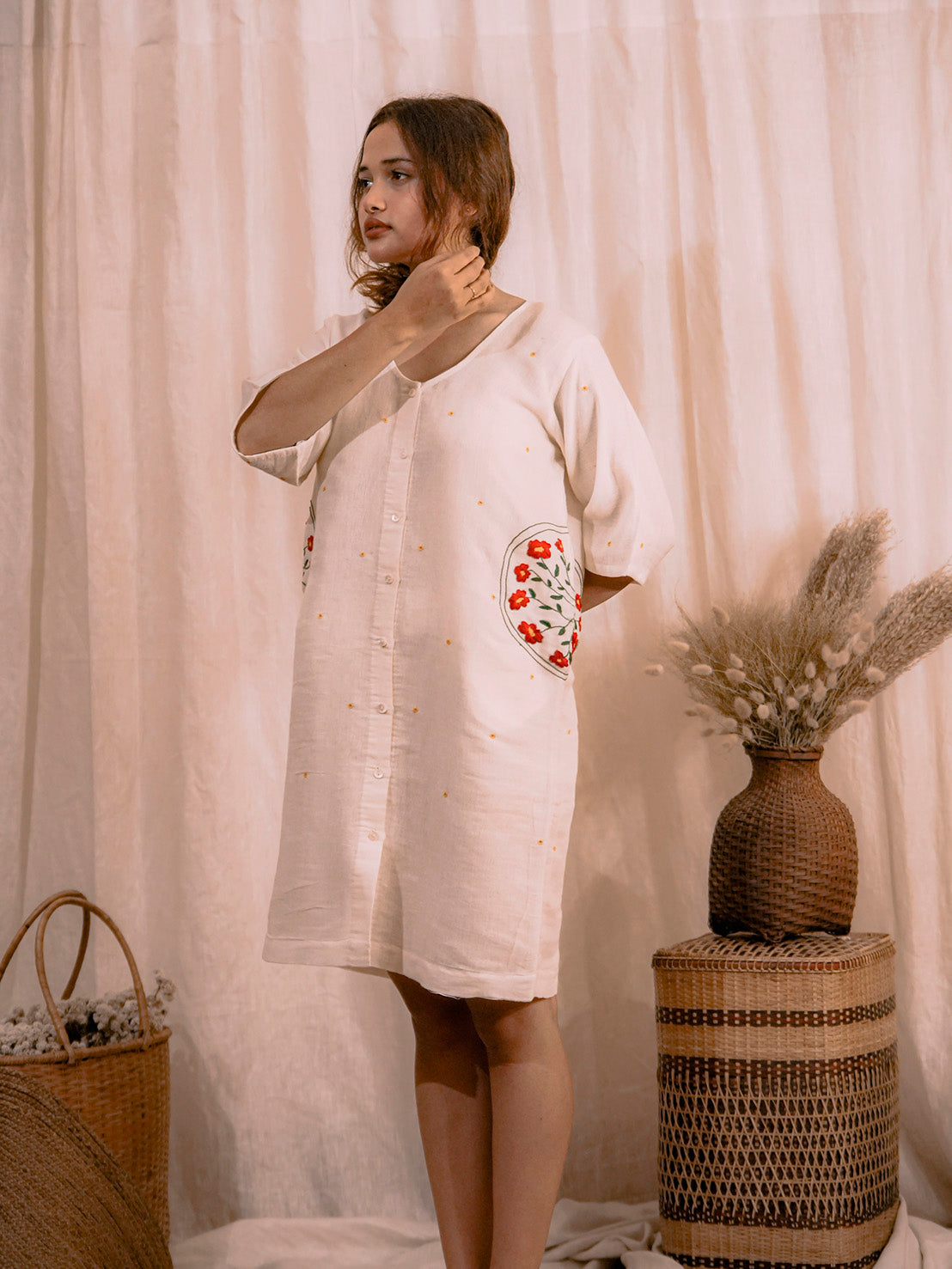 Gardénia | Mûrier indien brodé à la main par robe en coton