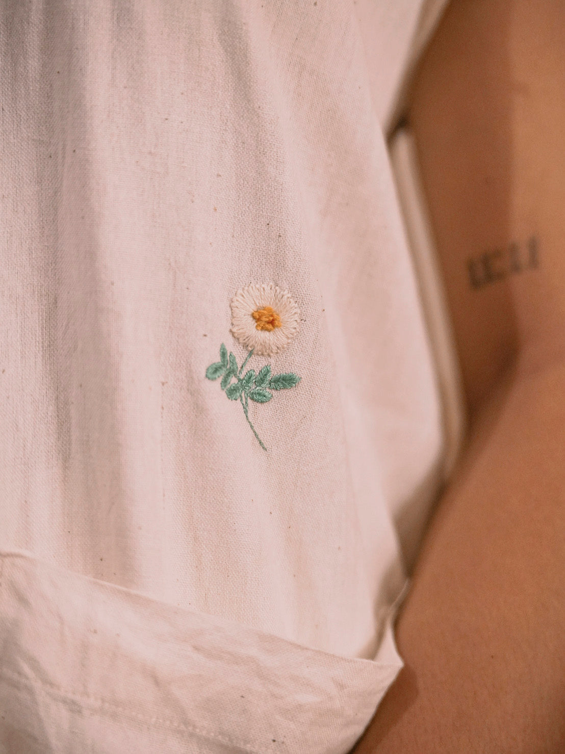 Daisy Chain | Hand Embroidered Kora Cotton Kurta