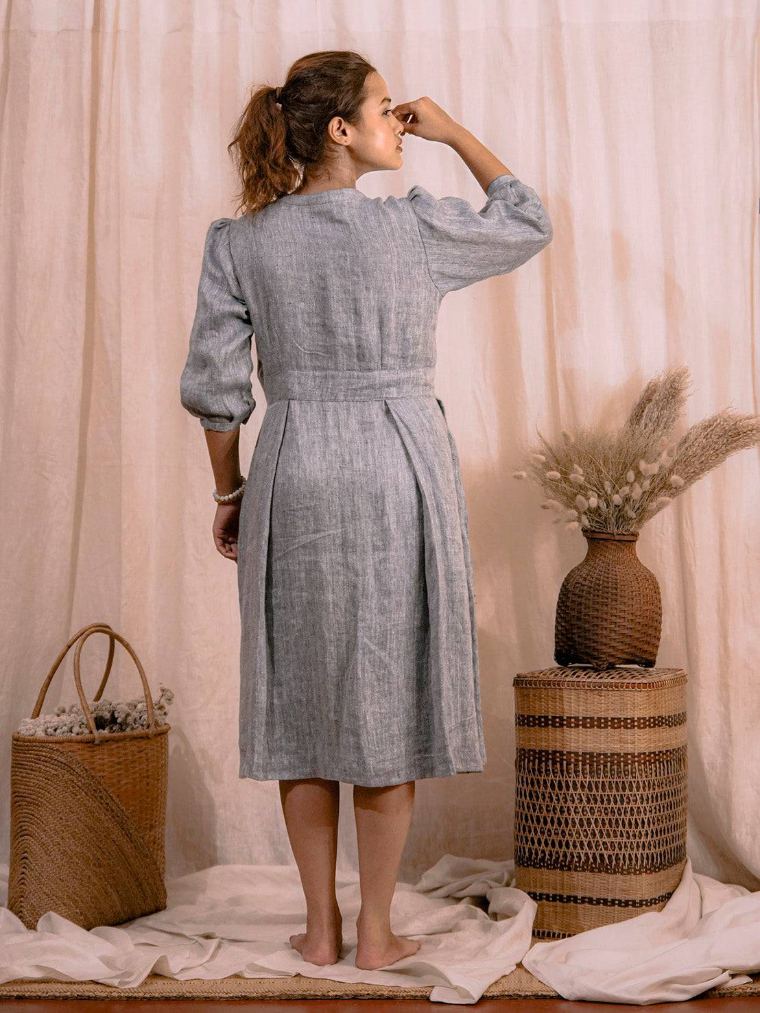 मेहर | हाथ से बुनी लिनन हेरिंगबोन बुनाई पोशाक