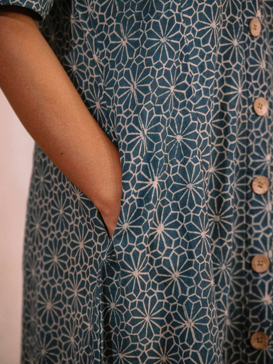 आईरिस | अजरख ब्लॉक प्रिंट प्राकृतिक रंग की पोशाक