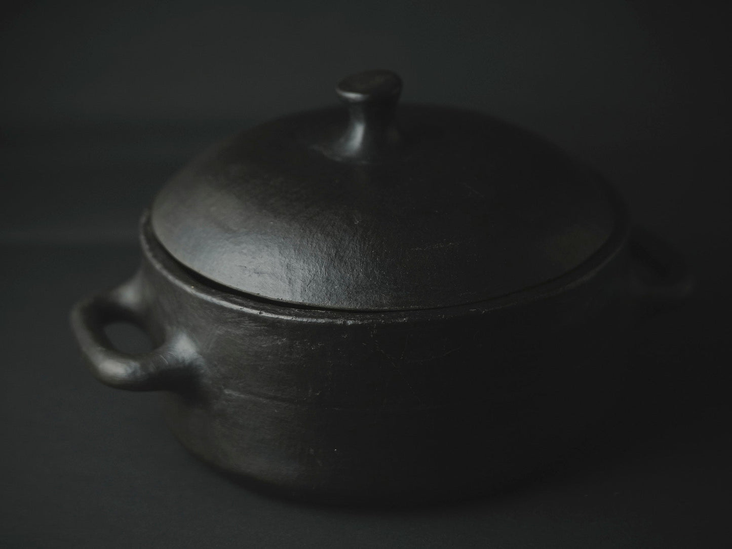 Longpi Black Pottery Stoneware Casserole | 2 ltr