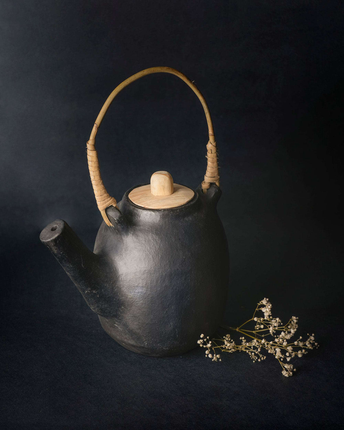 Bouilloire longue en grès de poterie noire Longpi - 1,3 L