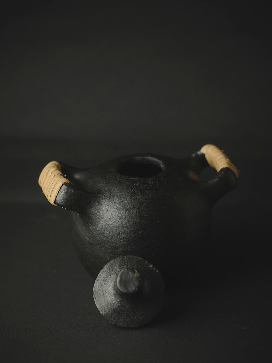 Pot en grès de poterie noire Longpi