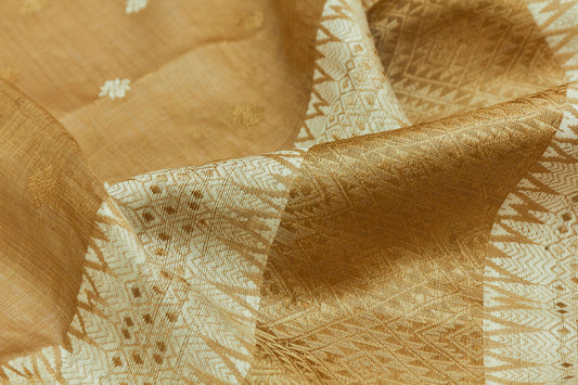 Sari en soie Golden Assam Muga Handloom avec bordure tissée (fait sur commande)