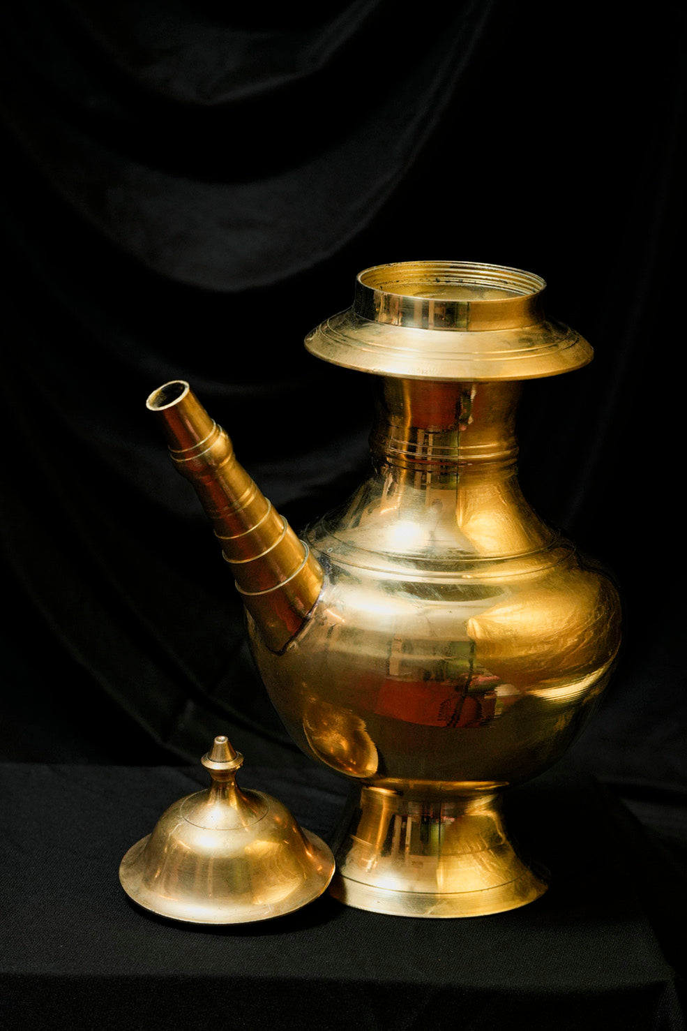 Karuwa antique | Pot traditionnel en laiton pour vin/eau